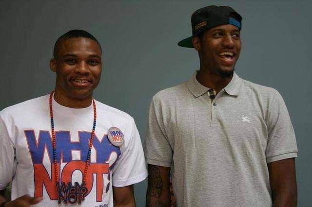 杰伦·约翰逊成老鹰队史常规赛首位单场拿15+15+15球员（队史首人！杰伦·约翰逊常规赛单场15+15+15）