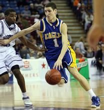 无萨拉赫！利物浦晒对阵布莱顿海报：范戴克等5人出镜（萨拉赫缺席！利物浦发布战布莱顿海报：范戴克等5人亮相）