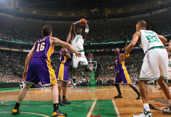 博尼：米兰德比氛围堪比皇马对阵巴萨；我要提升背身持球能力（博尼：米兰德比气氛不逊于皇马对巴萨；我还要提升背身护球能力）