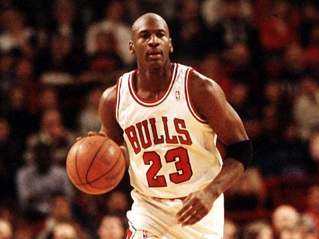 记者：国米失去邓弗里斯后右路失守；新援恩里克完全不合格（记者称：邓弗里斯离队后国米右路告急，新援恩里克表现不及格）